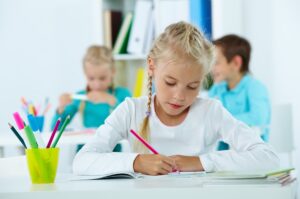 Budúcich prvákov čaká v apríli zápis do školy, foto trnava.sk/ freepik