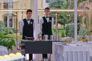 Hotelová akadémia Ľudovíta Wintera, Piešťany Autor- – Vladimír Miček